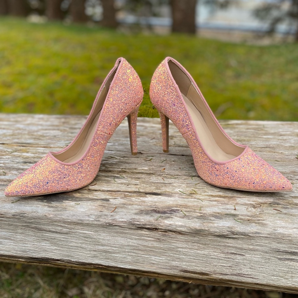 Qupid Elegant Pink Glitter Heels 👠 very fabulous new no tags size 8 1/2